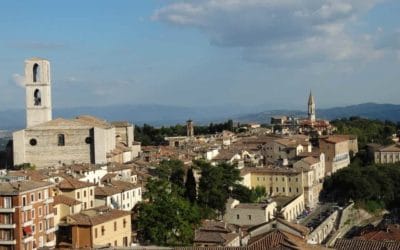 Abstellbare Wasserfälle und Slow Food in Umbrien A view of a city