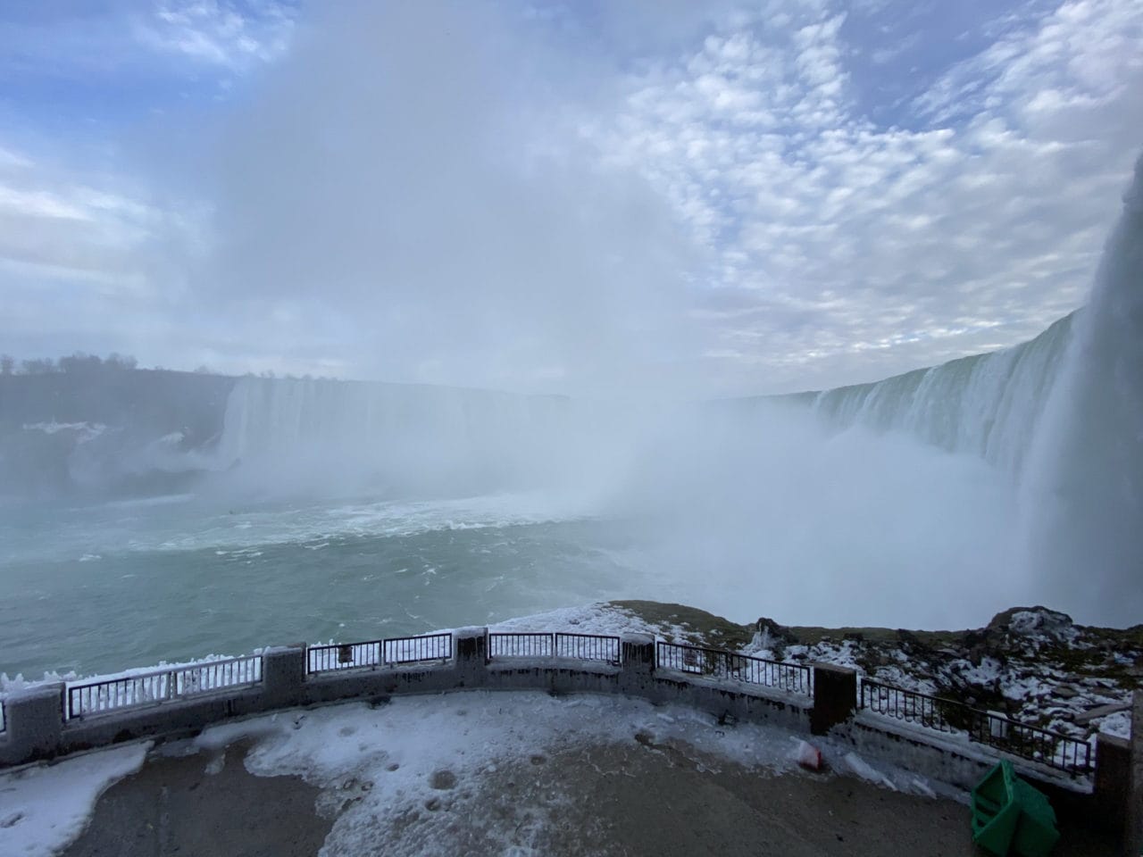 Wasserfall mit Aussichtsplattform