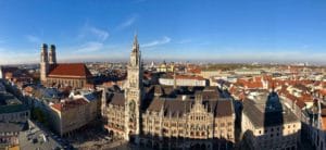 Frauenkirche und Münchner Rathaus von oben